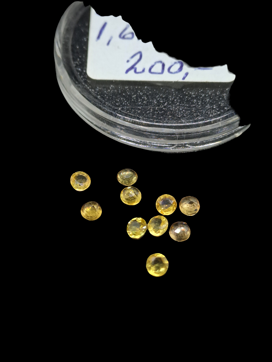 Sapphires. 10 pieces. 1.65 ct.