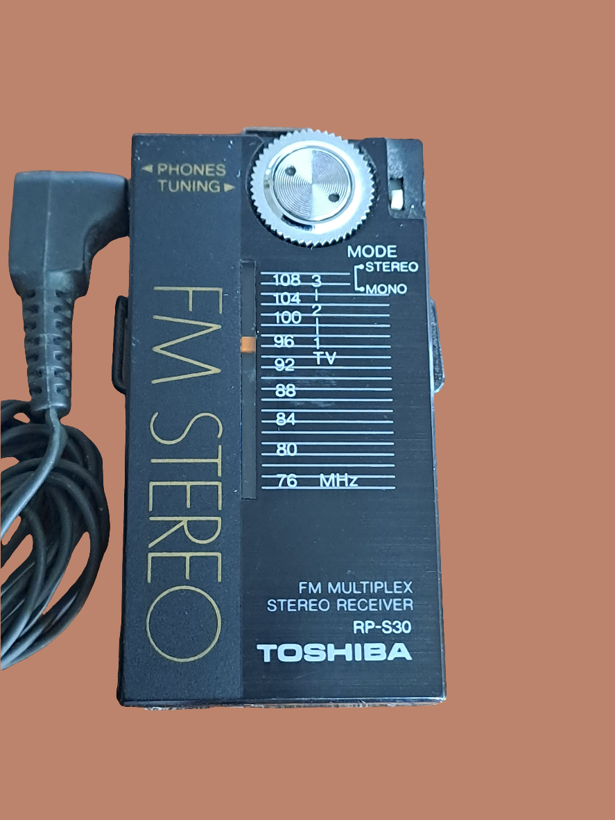 Toshiba Vintage Mini Radio