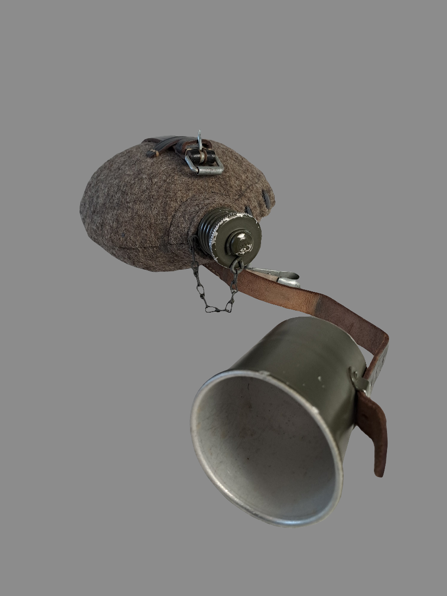 WW2 German Water Bottle / WW2 Tysk Feltflaske