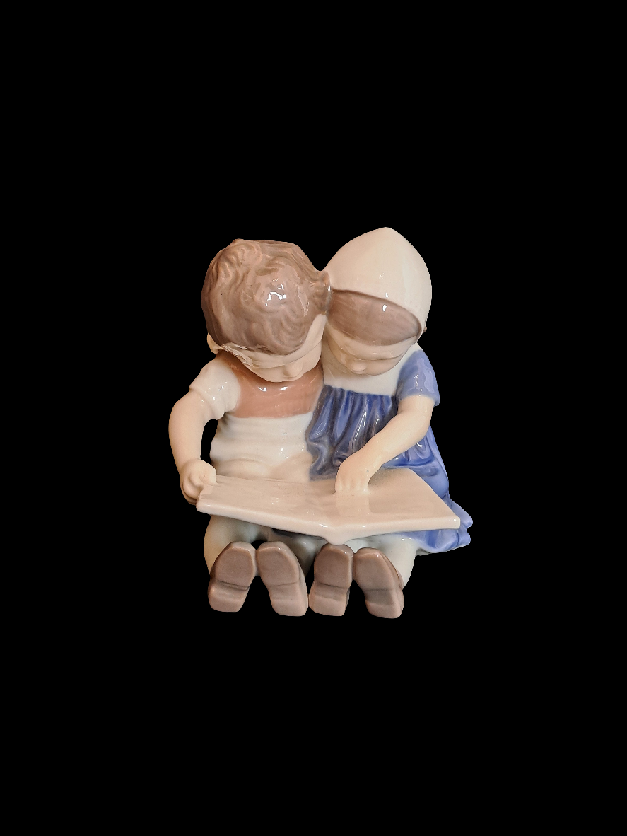 Bing & Groendahl - Children Reading/Læsende Børn B&G