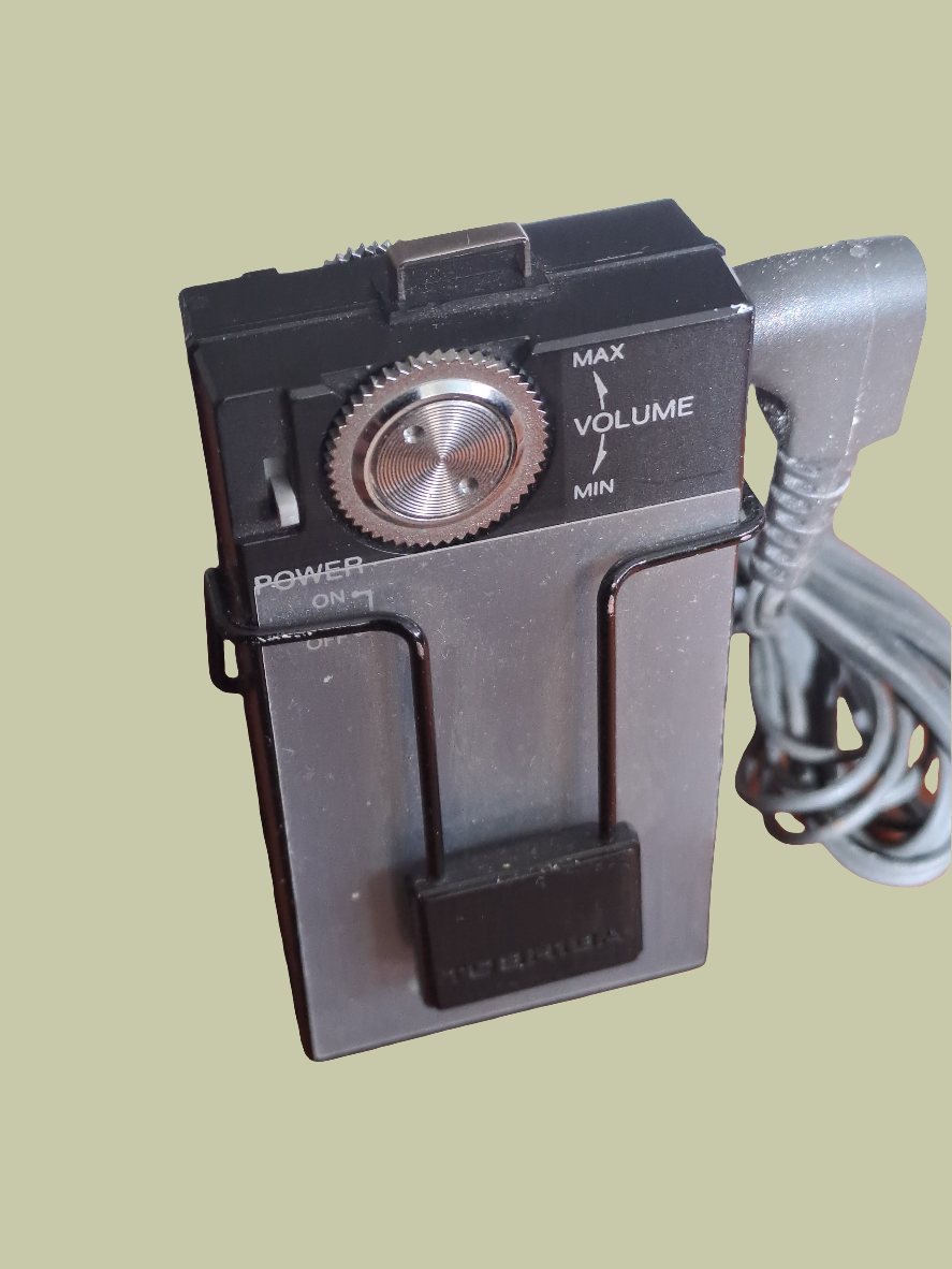 Toshiba Vintage Mini Radio