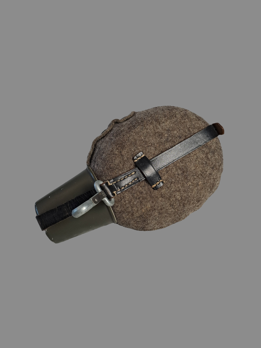 WW2 German Water Bottle / WW2 Tysk Feltflaske