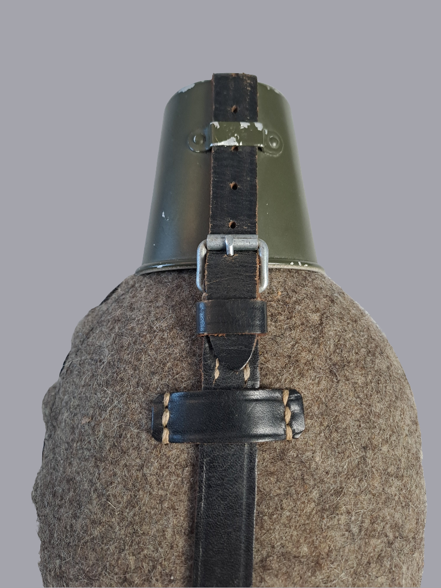 WW2 German Water Bottle / WW2 Tysk Feltflaske