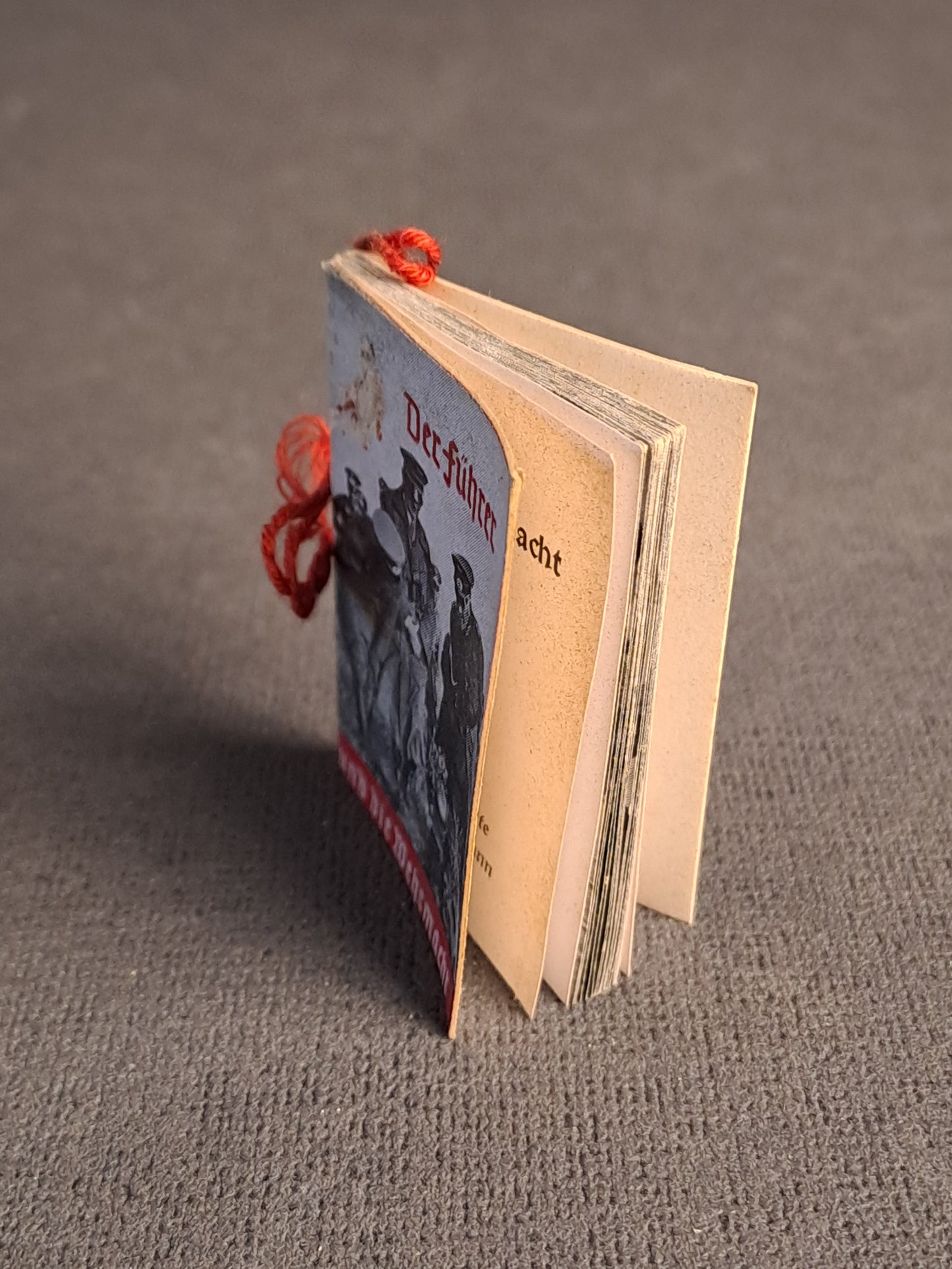 WHW Der Fuhrer Mini Booklet Und due Wehrmacht