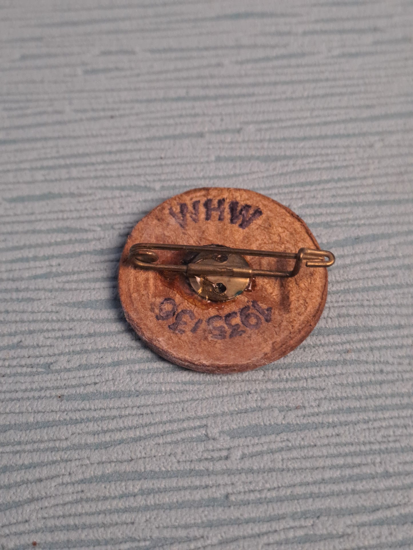WW2 WHW Wolfsangel Rune Orange / WW2 WHW Ulvekrog Rune Orange