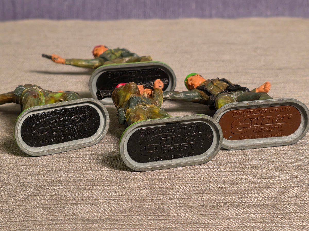 Britains Super Deetail Faldskærmssoldater / Paratroopers Red Barets