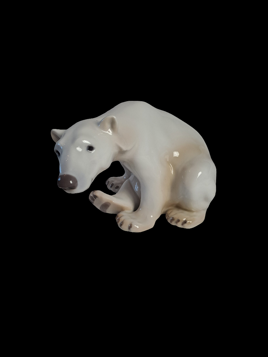 Bing &Groendahl - Sitting Polar Bear