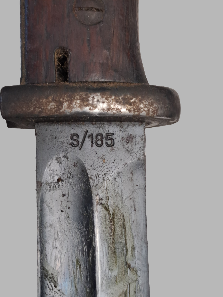 WW2 K98 German Bayonet with Sword Case / WW2 K98 Tysk Bajonet m/ sværdtaske