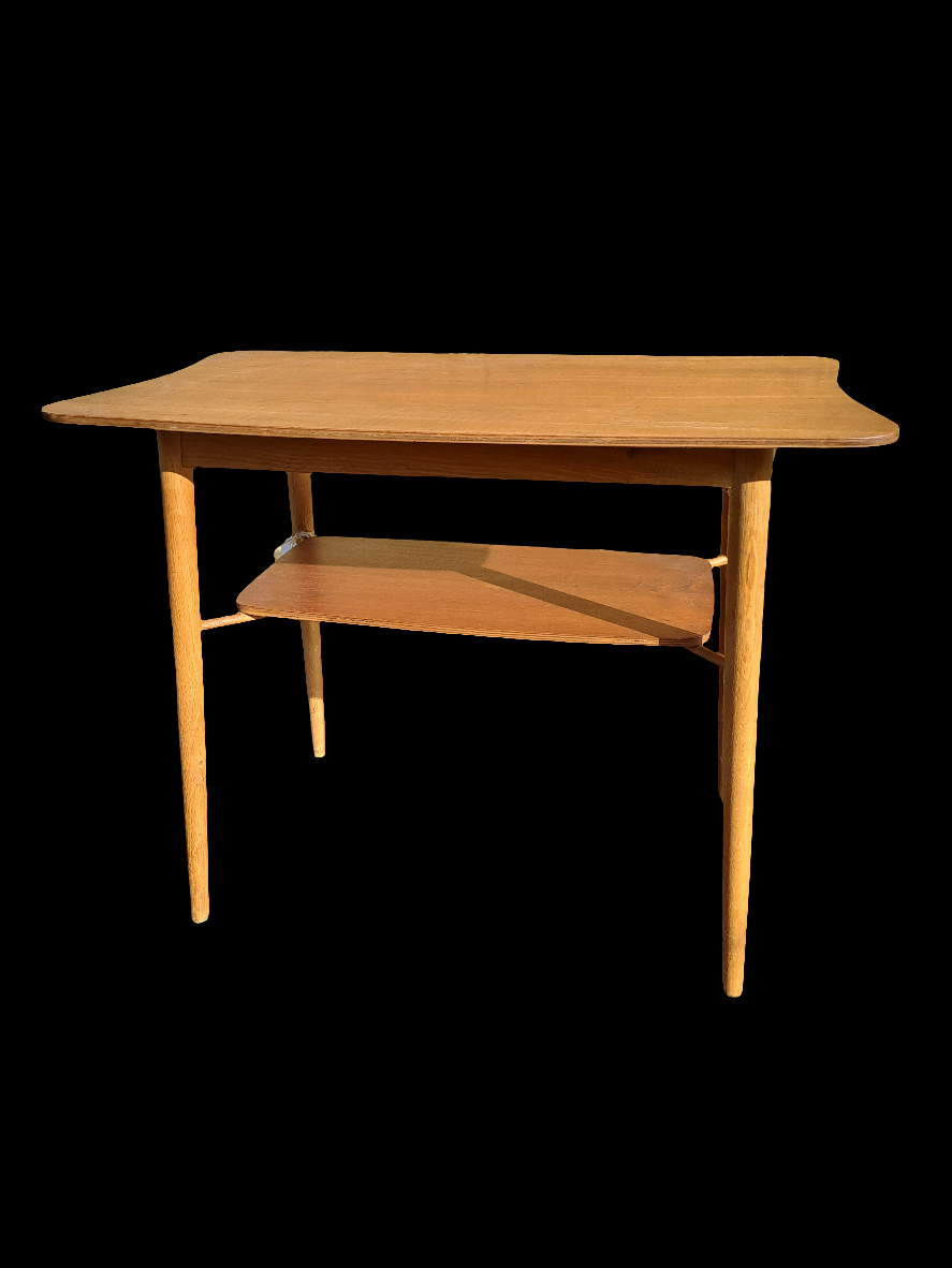 Scandinavian Vintage Teak Table/Skandinavisk Vintage bord i teak