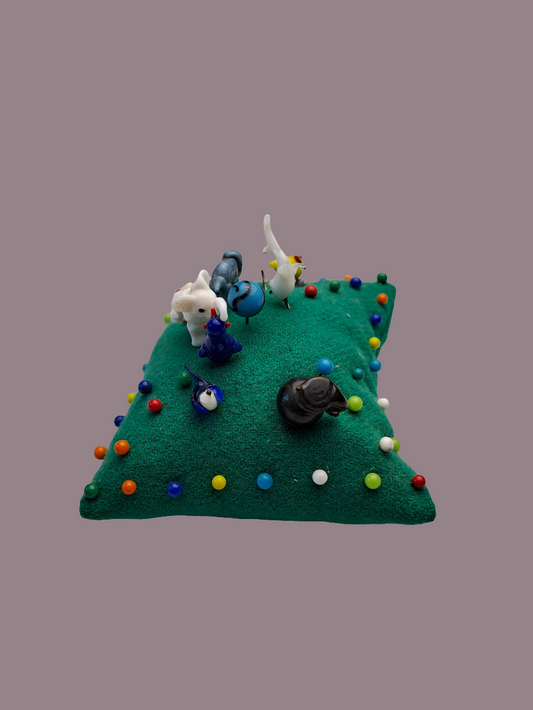 Vintage Pins/Hat Pins Cushion-Nipsenåls Pude