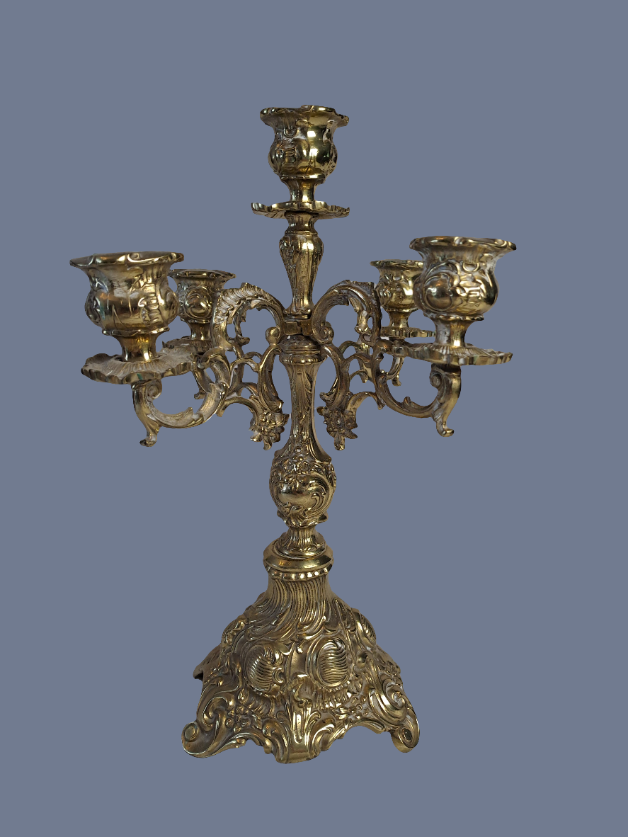 Candelabra in Brass/5-armed Candelabra in Brass.