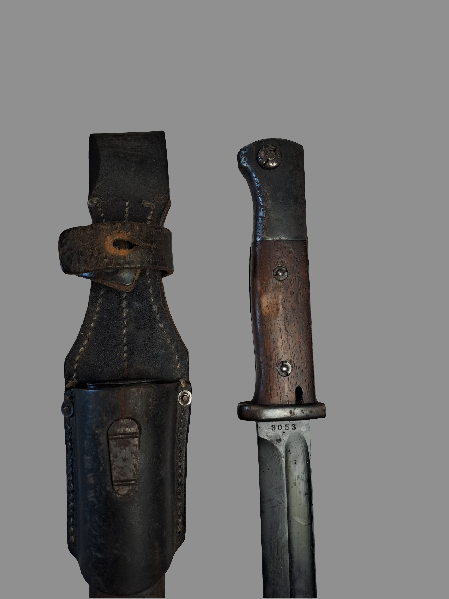 WW2 K98 German Bayonet with Sword Case / WW2 K98 Tysk Bajonet m/ sværdtaske