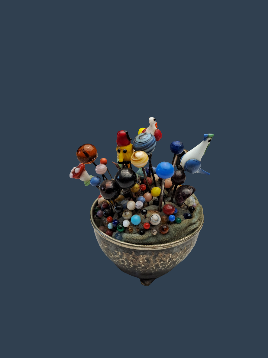 Vintage Pins / Hat Pins - Nipsenåls Pude