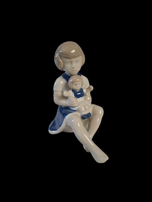 Grafentahl - Girl with Doll