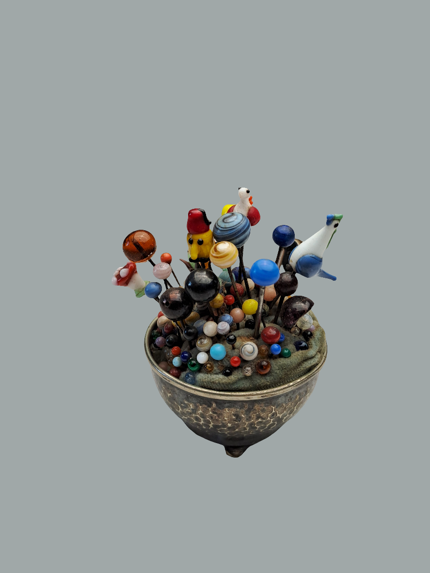 Vintage Pins / Hat Pins - Nipsenåls Pude
