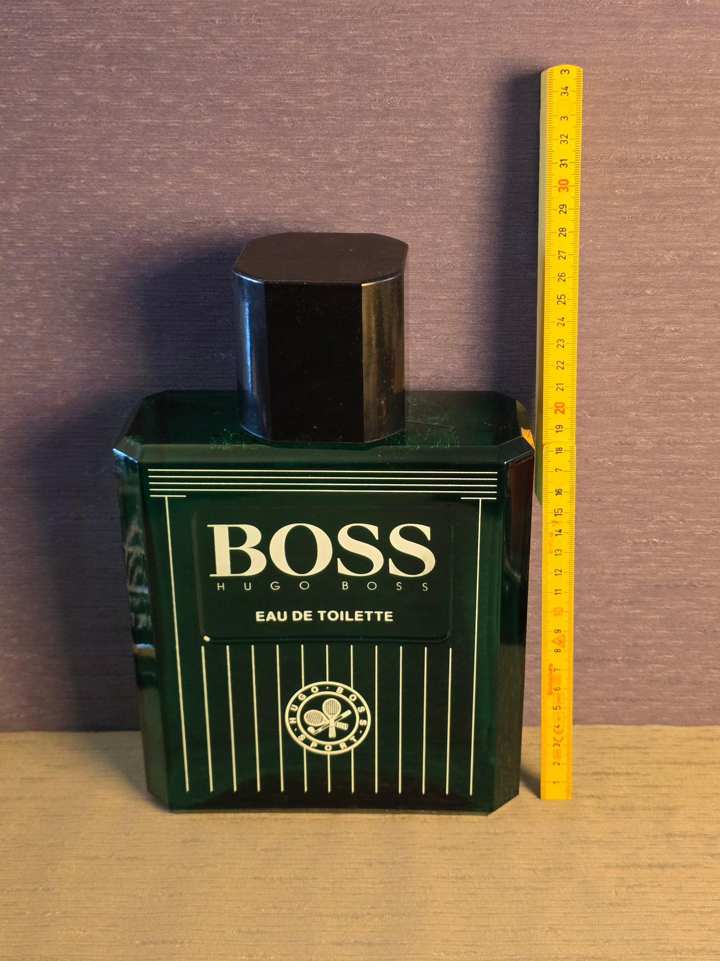 Hugo Boss Kæmpe Reklame Flaske / Hugo Boss Giant Advertising Bottle