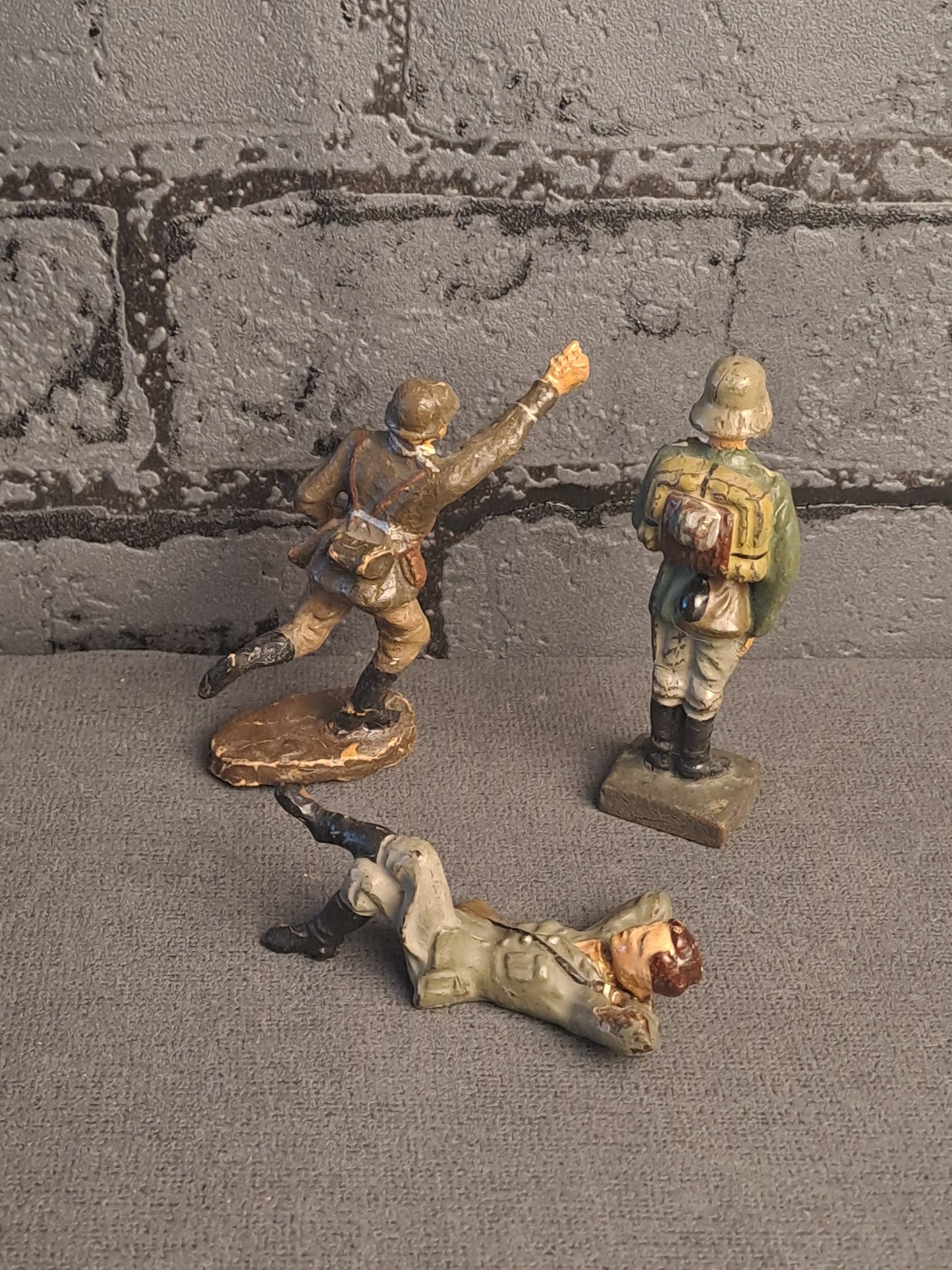 Lineol and Elastolin x3