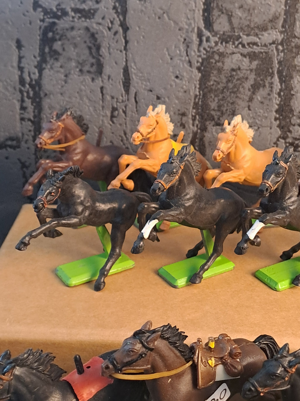 Britains Deetail Wild West Horses x18
