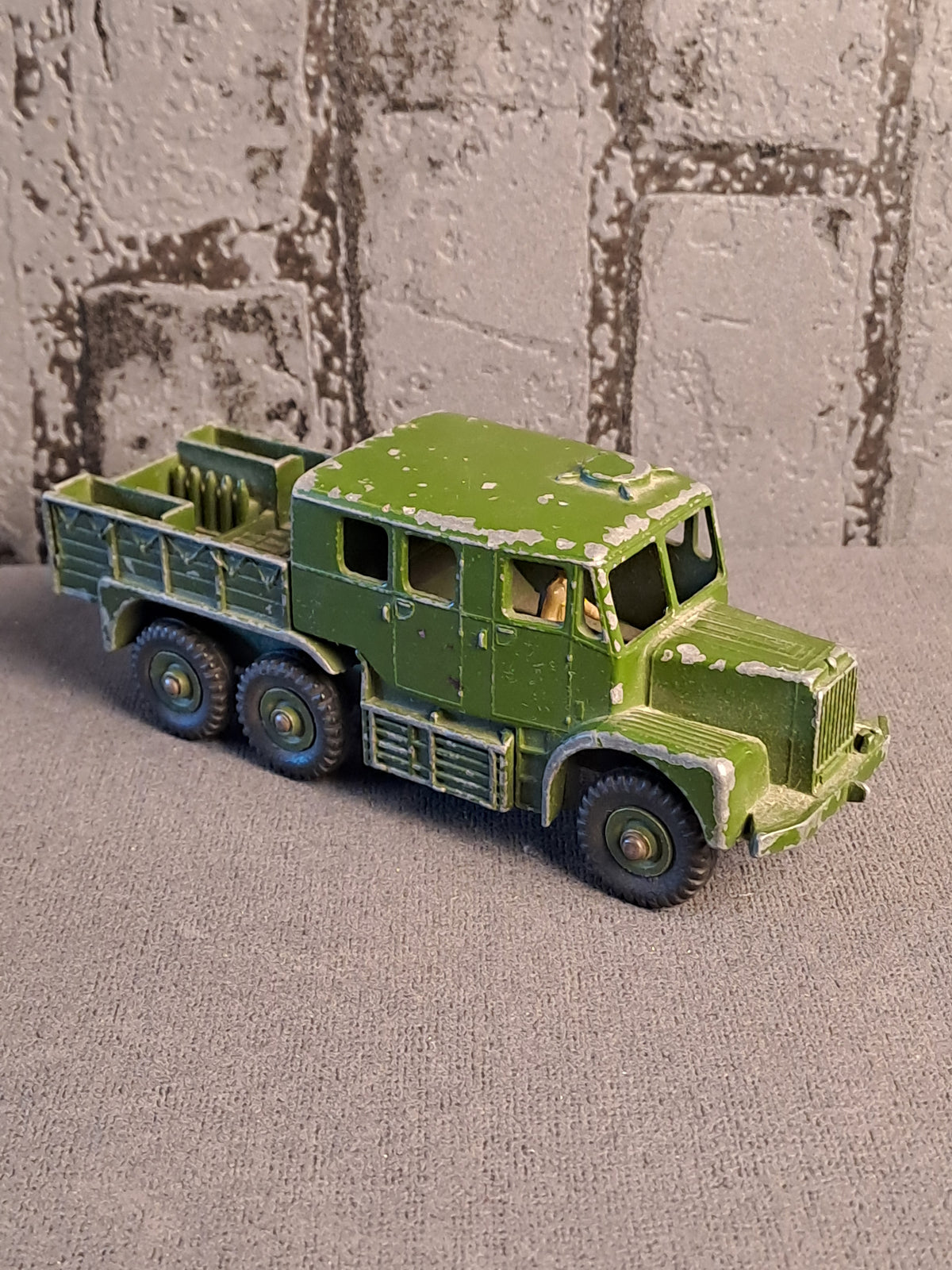 Dinky Supertoys Artillery Tractor