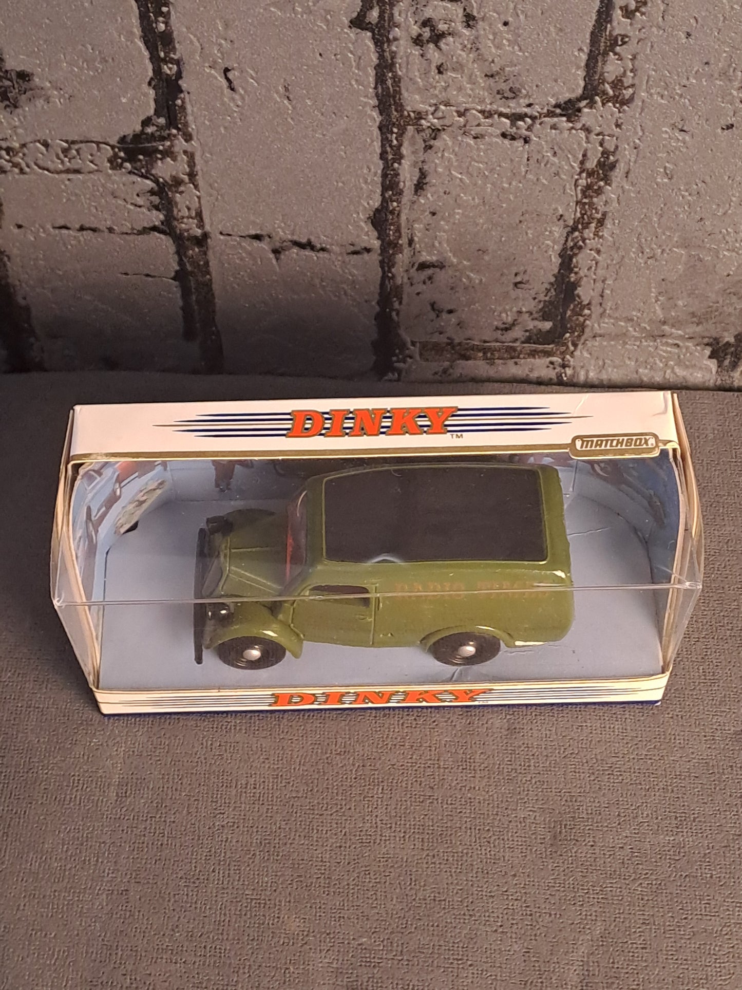 The Dinky Collection 1950 Ford Van
