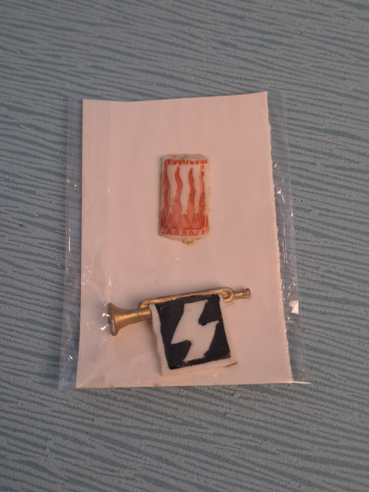 WW2 WHW Hitlerjugend Equipment Trumpet and Drum / WHW Hitlerjugend Udstyr Trompet og Tromme