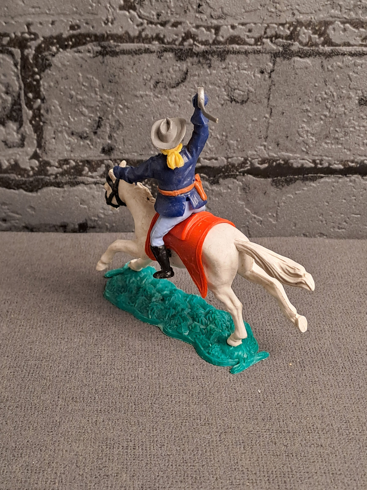 Timpo Toys U.S. Cavalry Officer on Horse / Timpo Toys Kavaleri Officer på Hest