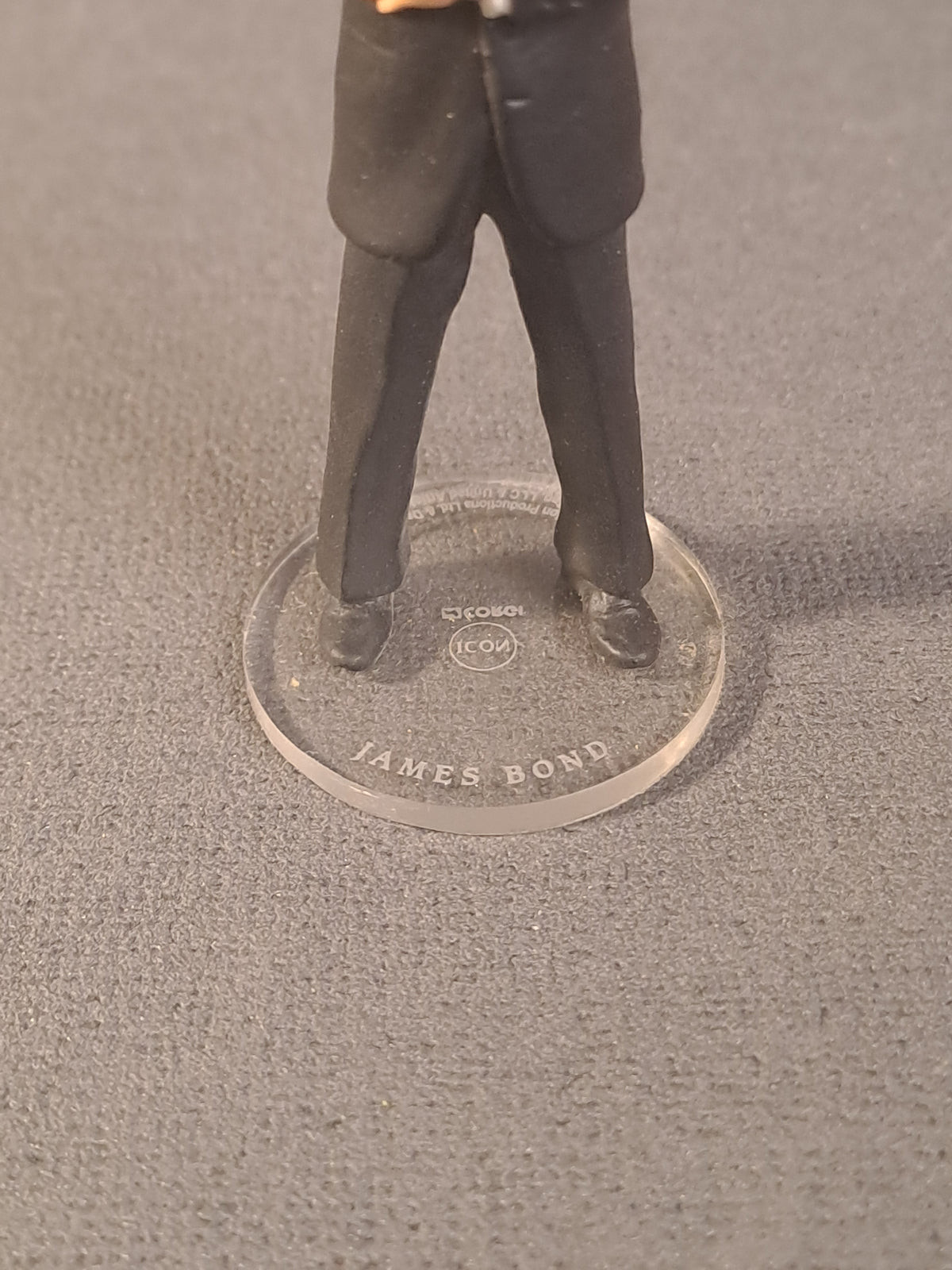 James Bond 007 Pierce Borsnan Figure Corgi Icon 1998