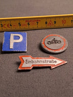 WHW Traffic Signs x3