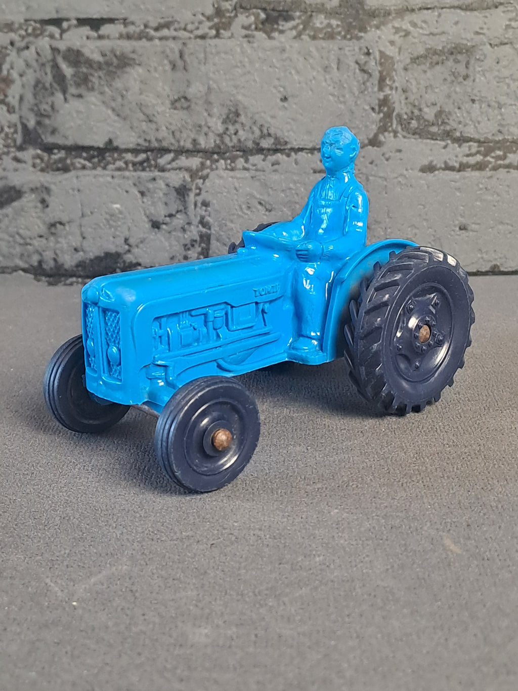 Tomte Laerdal Tractor