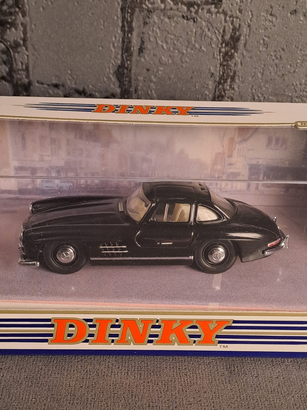 The Dinky Collection 1955 Mercedes-Benz 300 SL Gullwing