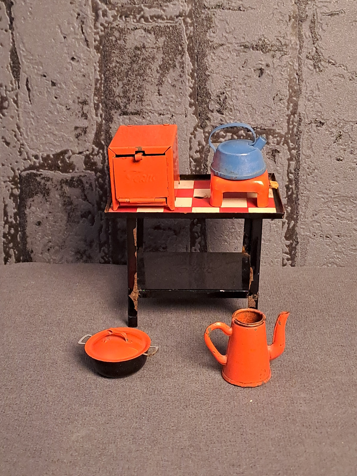Tekno Denmark Miniature Gas Stove and Kitchen Tools