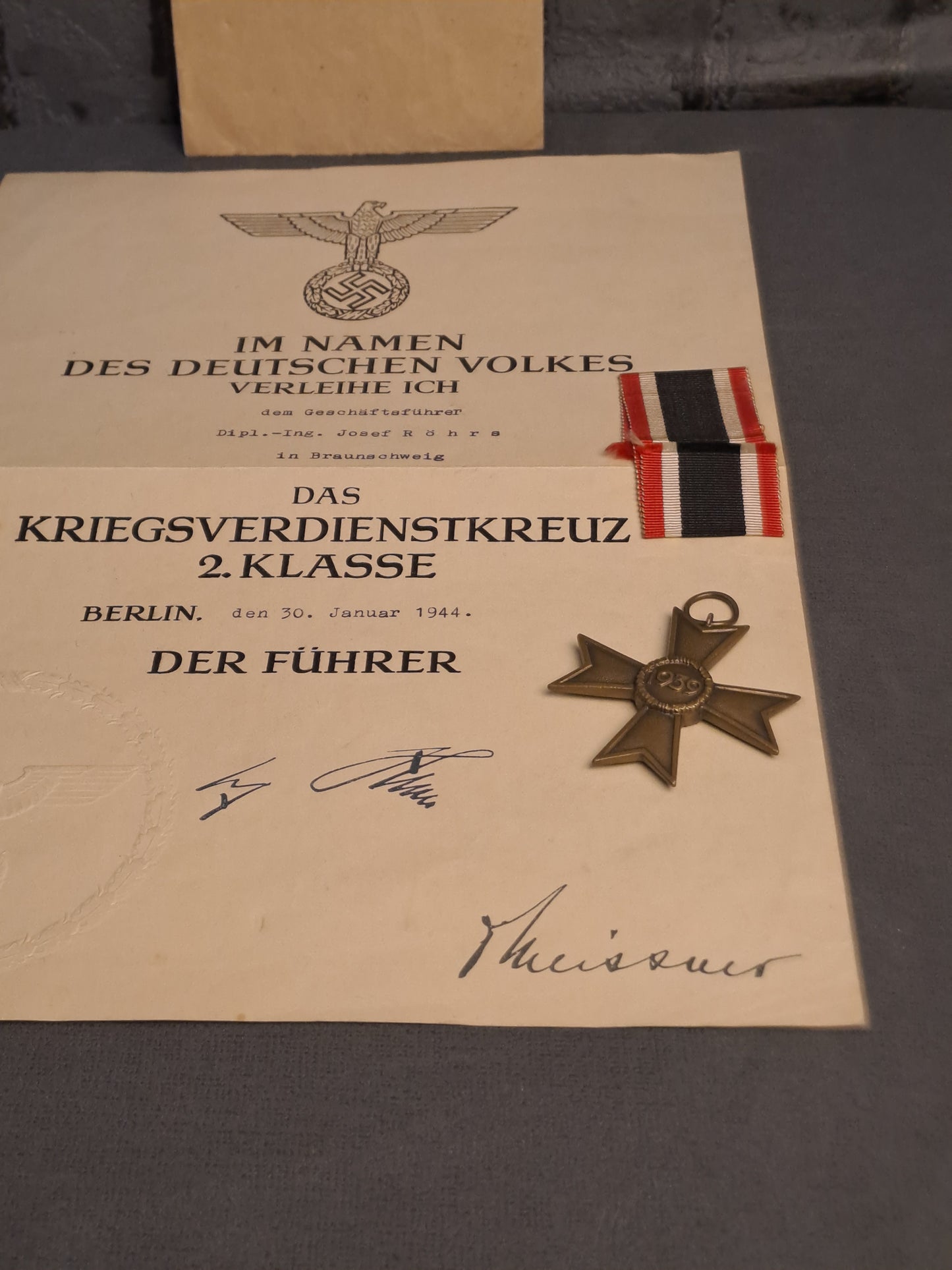 WW2 Kriegsverdienstkreuz 2. Klasse with Envelope and Document / WW2 Krigsfortjenestesmedalje 2. Klasse med Konvolut og Tildelingsbevis