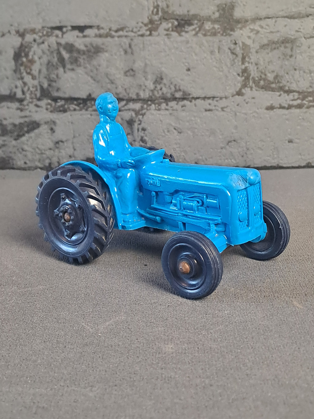 Tomte Laerdal Tractor