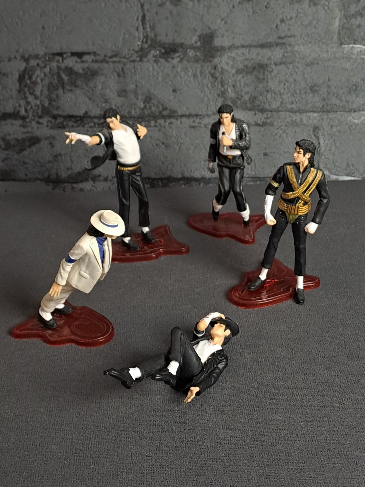 Michael Jackson Collecting Figures 2010