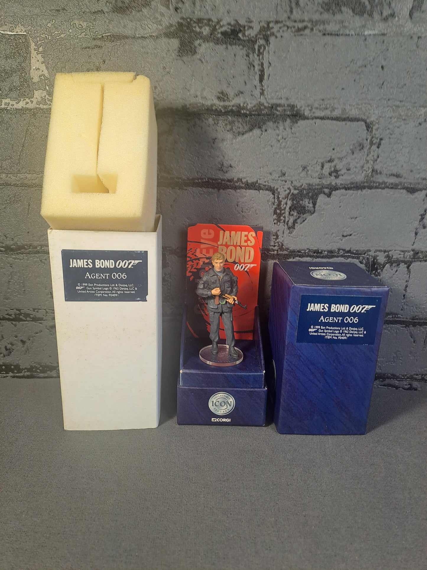 James Bond 007 Agent 006 Sean Bean Figure Corgi Icon 1999 Rare / Sjælden