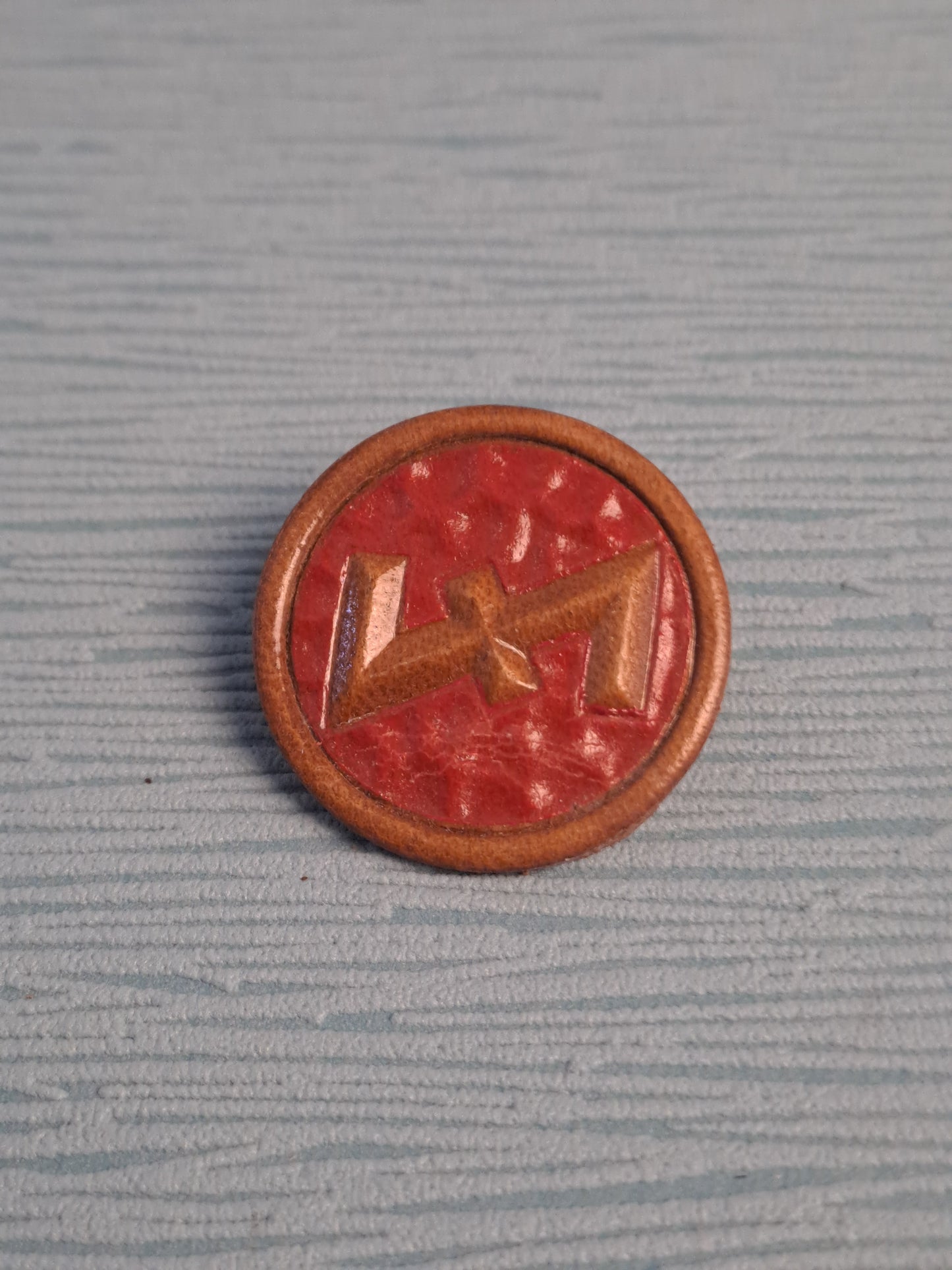 WW2 WHW Wolfsangel Rune Red / WW2 WHW Ulvekrog Rune Rød