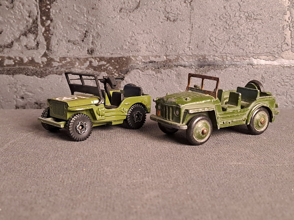 Dinky Toys and Play Art Military x2
