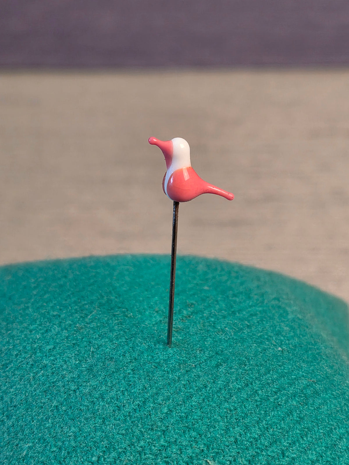 Bird needle pin