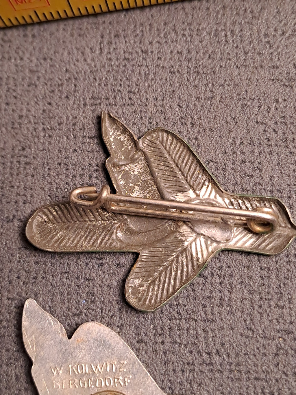 WHW Rare Christmas Badge x2 Bergedorf