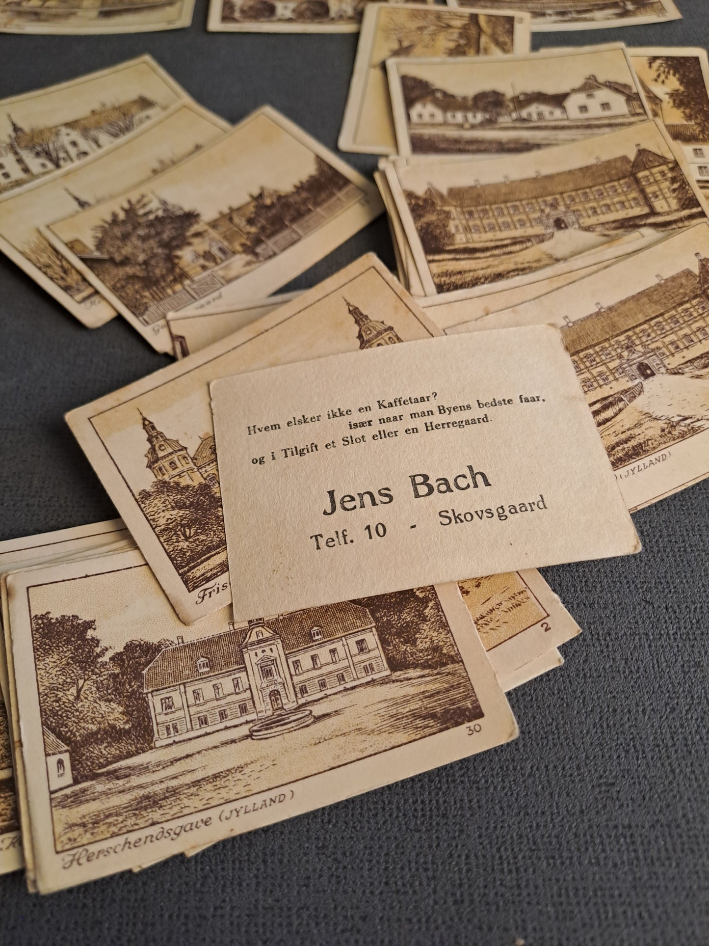 Collecting Cards Castles and Mansions of Denmark / Samlekort Slotte og Herregårde Danmark