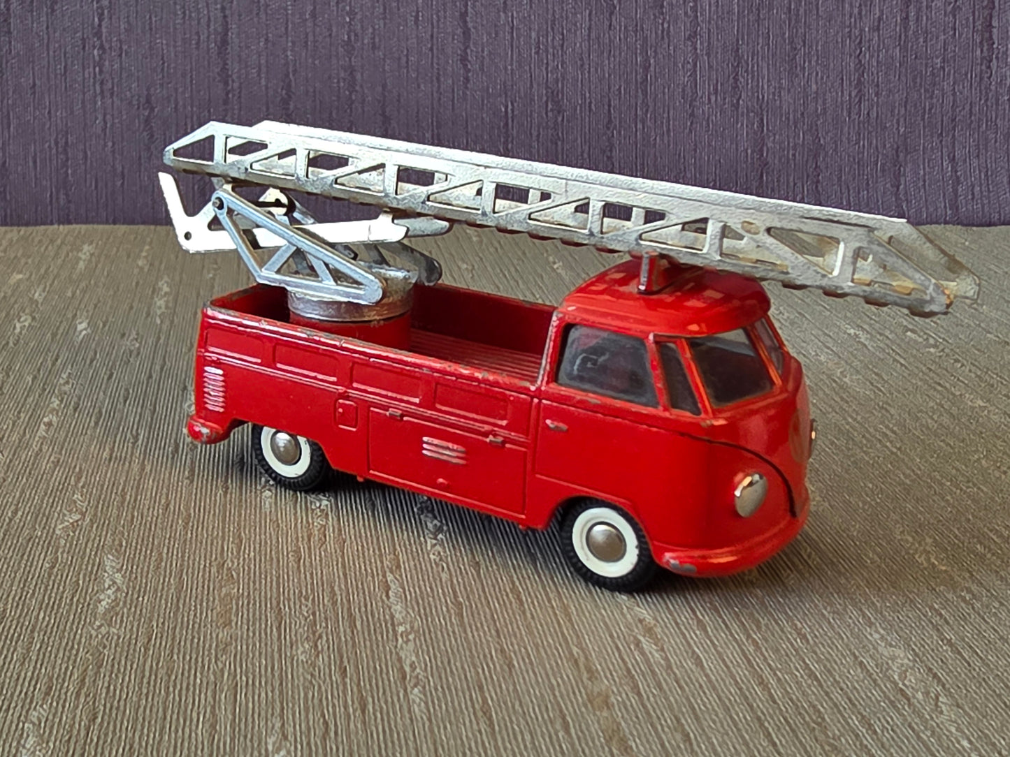 Tekno VW Type II Stigebrandbil