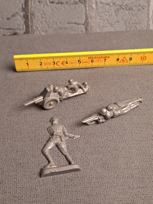WHW x3 Anti Tank Cannon, MG Gunner and Soldier / WHW x3 Anti Tank Kanon, Maskingevær og Soldat