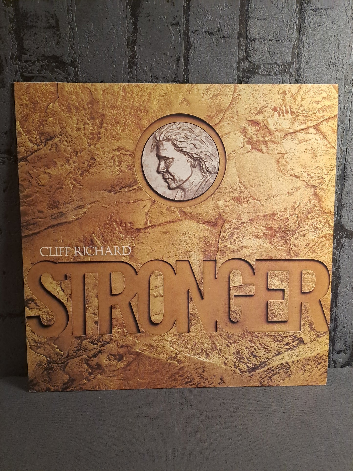 Cliff Richard Stronger 1989