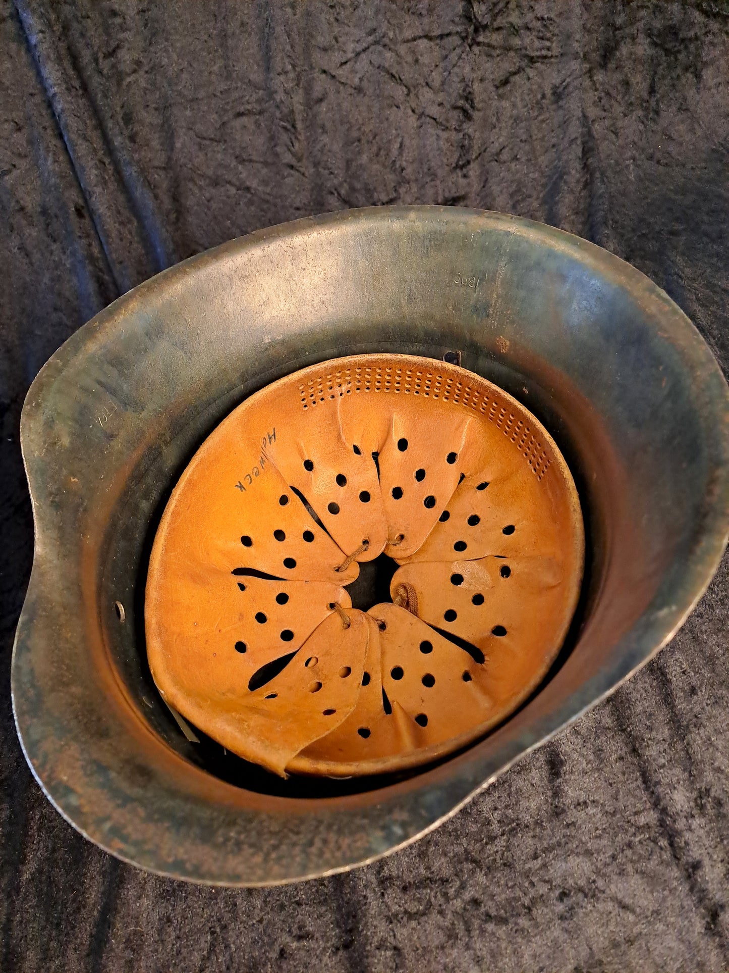 WW2 German Steel Helmet M42 / WW2 Tysk Stålhjelm M42
