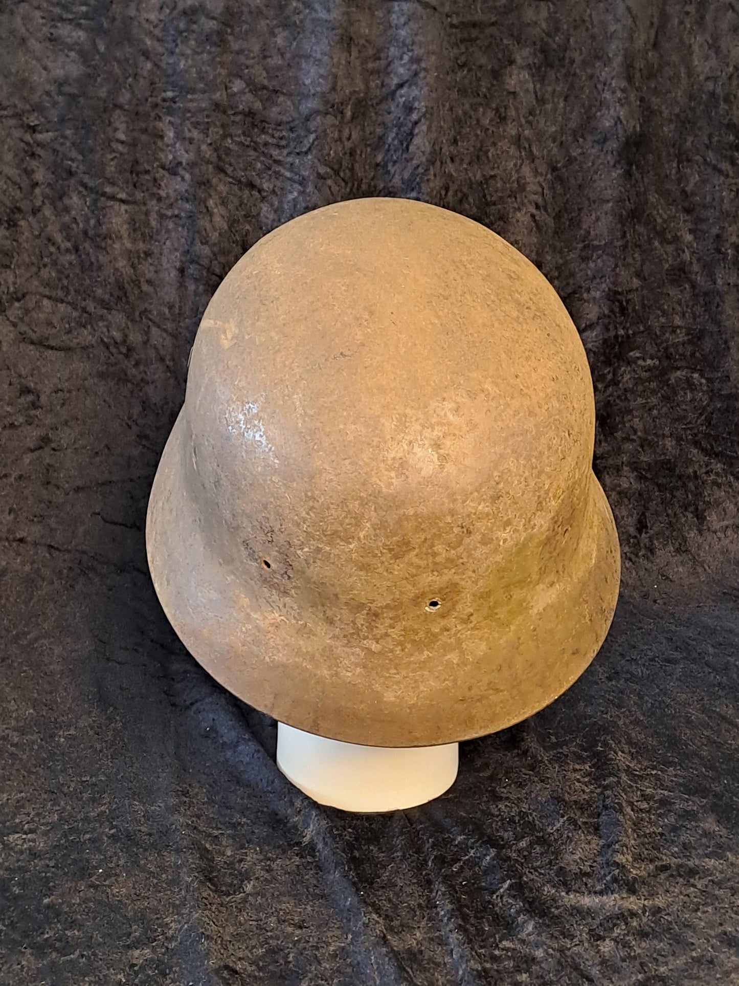 WW2 German Helmet M35 (?) / WW2 Tysk Stålhjelm M35 (?)