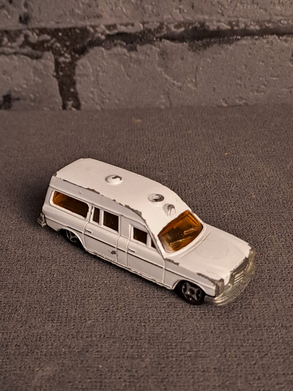 Norev Mercedes Ambulance