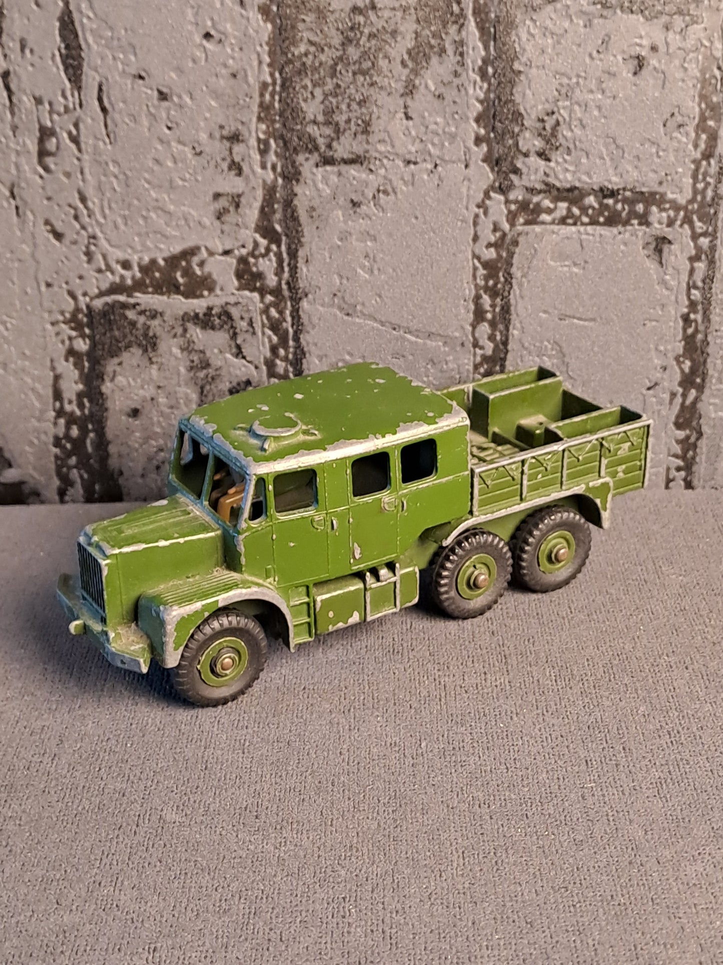 Dinky Supertoys Artilkery Tractor