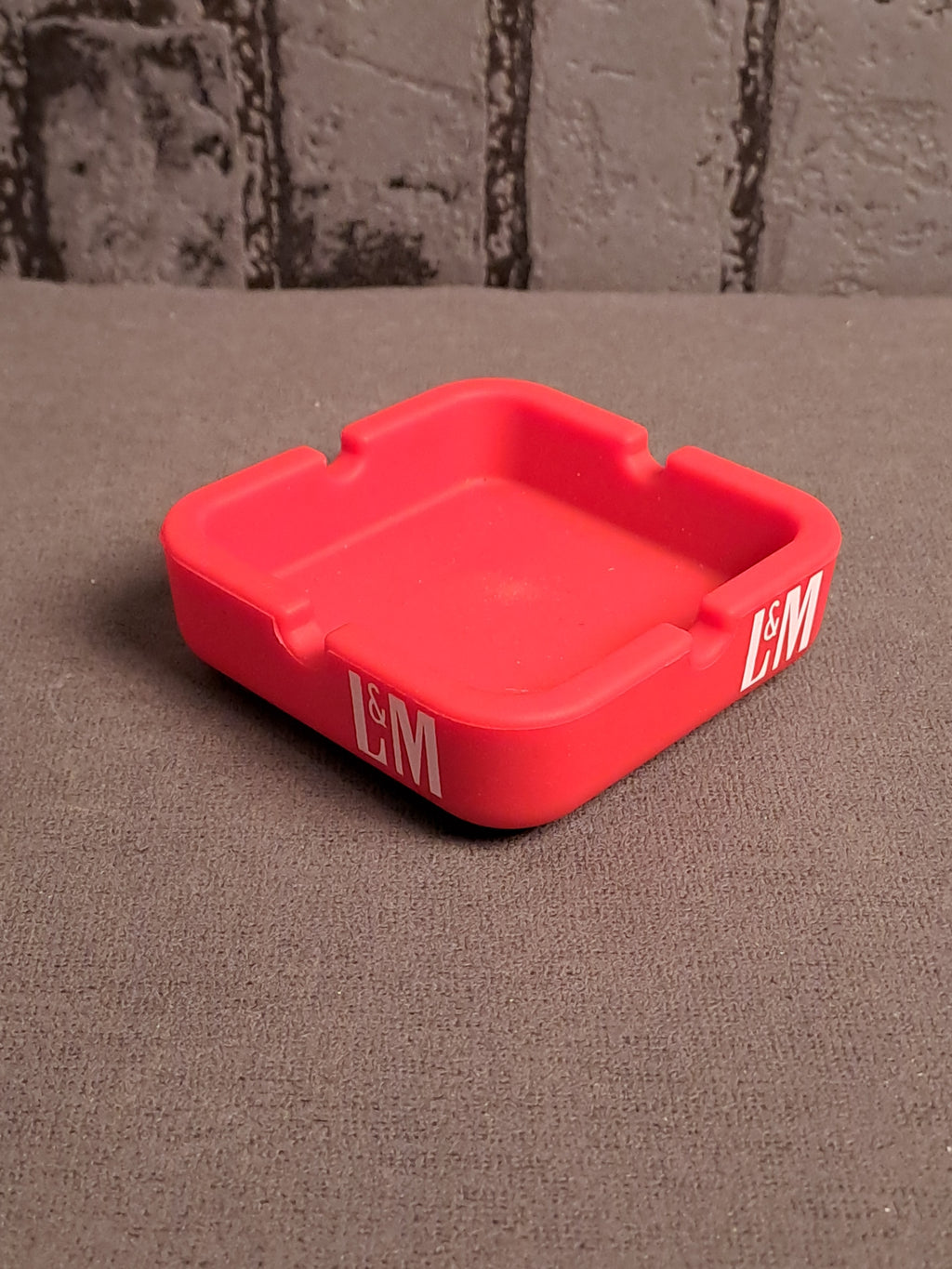 L&M Ashtray / L&M Askebæger
