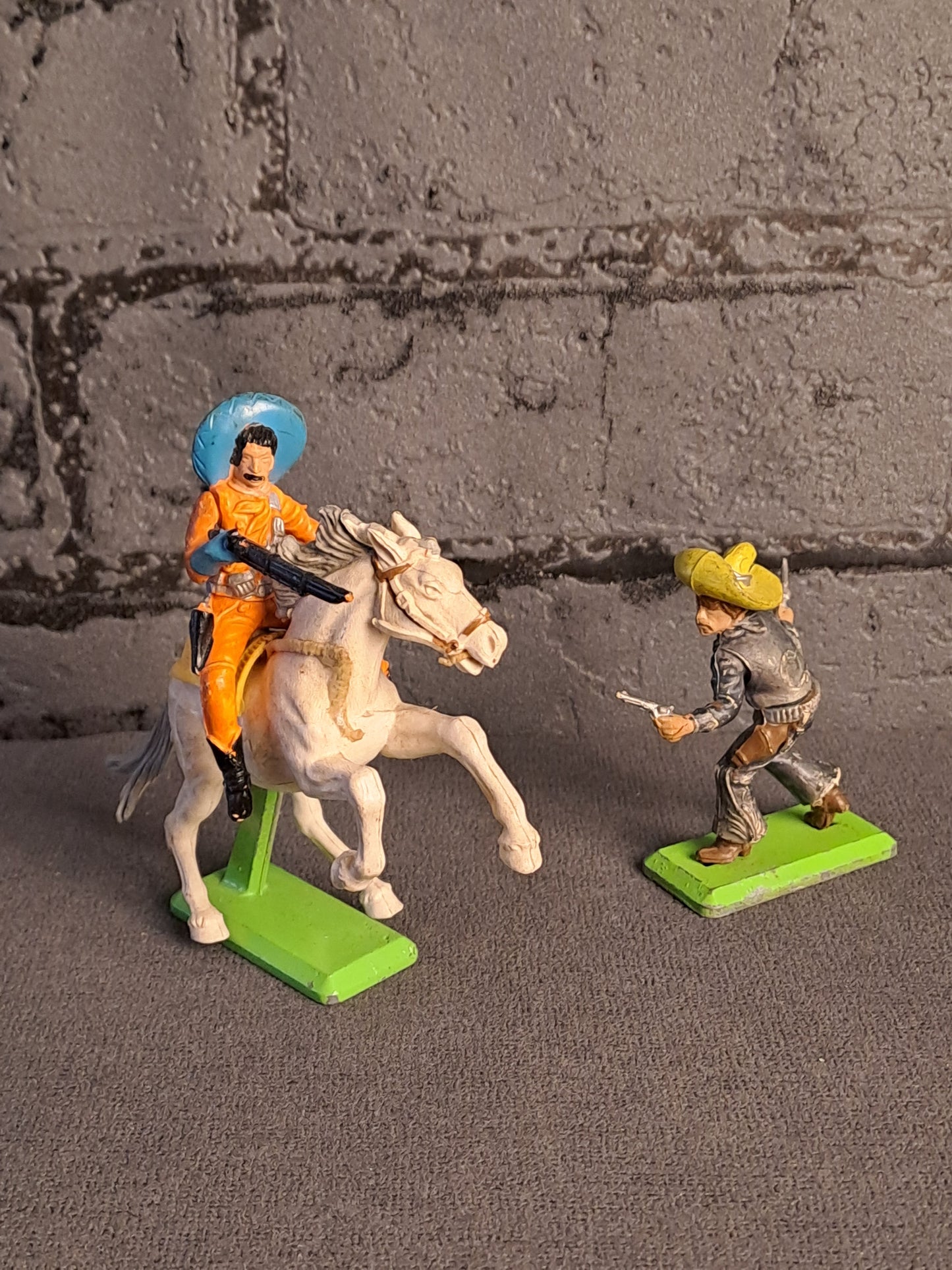 Britains Deetail Mexicans