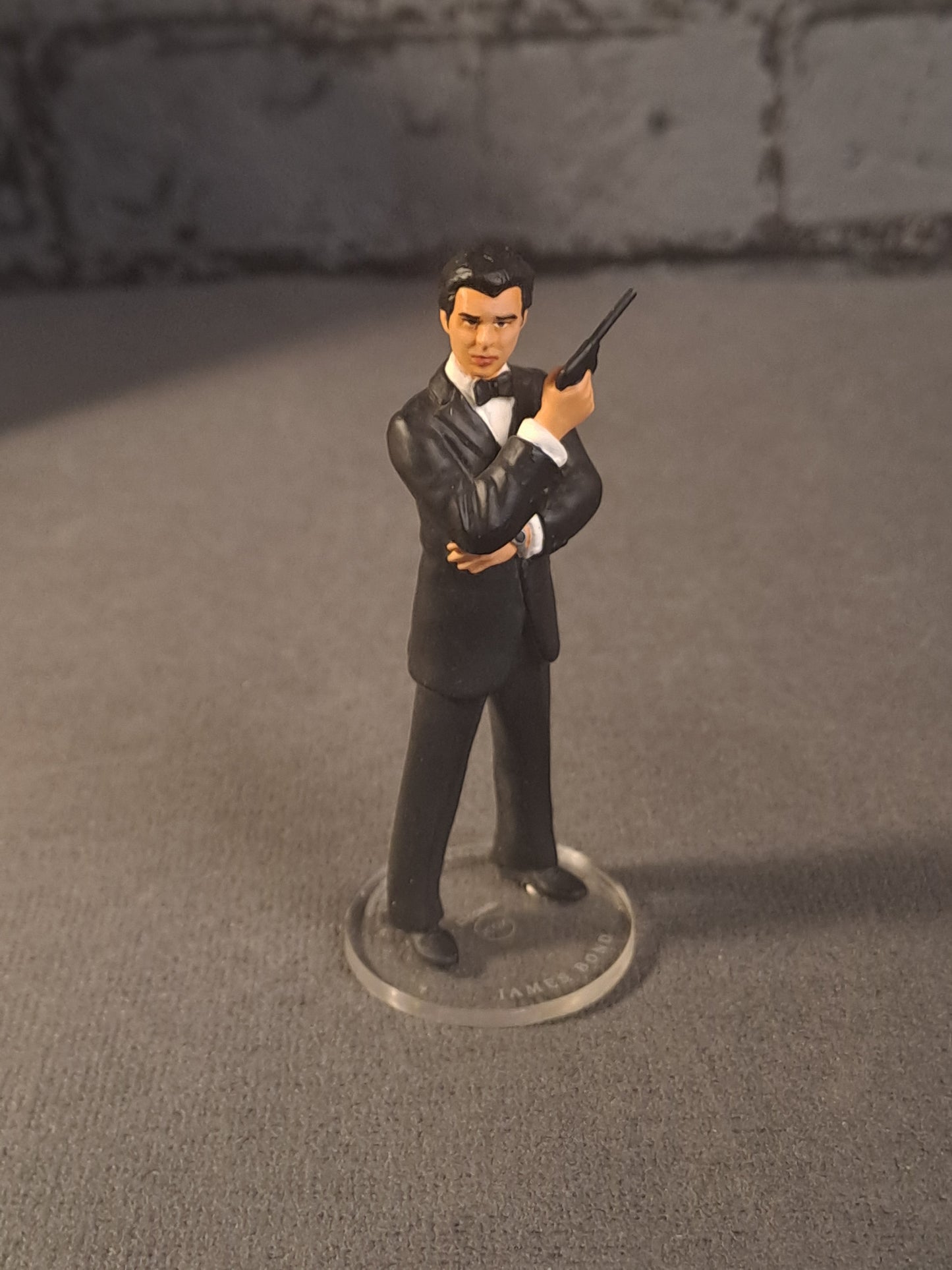 James Bond 007 Pierce Borsnan Figure Corgi Icon 1998